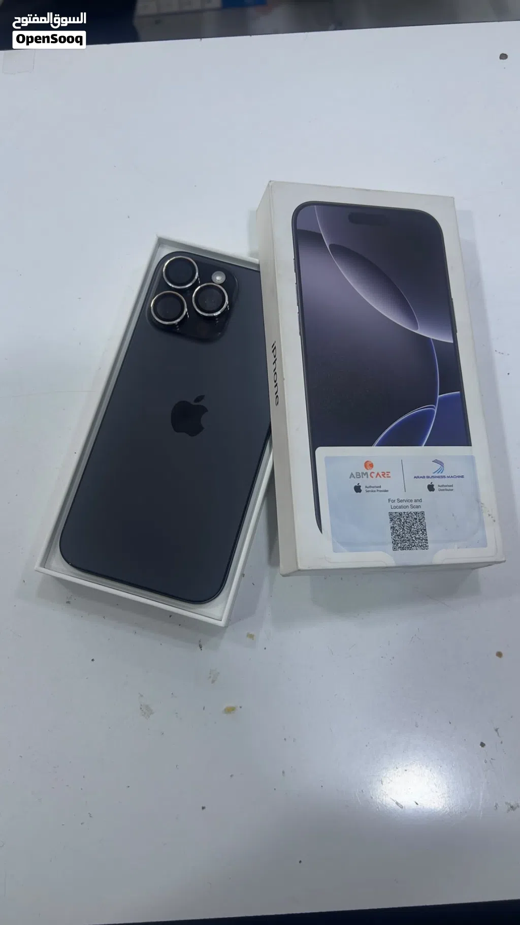 ايفون 16 pro max اسود شرق اوسط