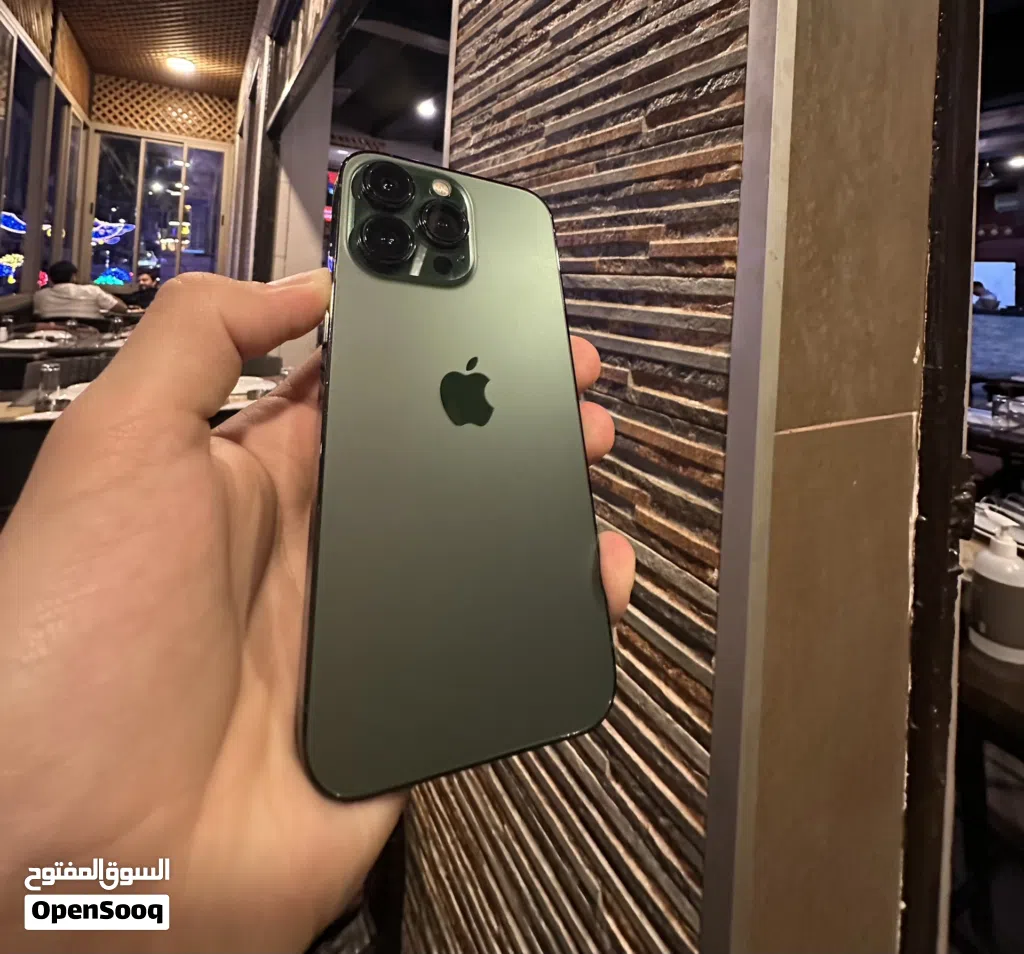iPhone 13 Pro بحالة الوكالة