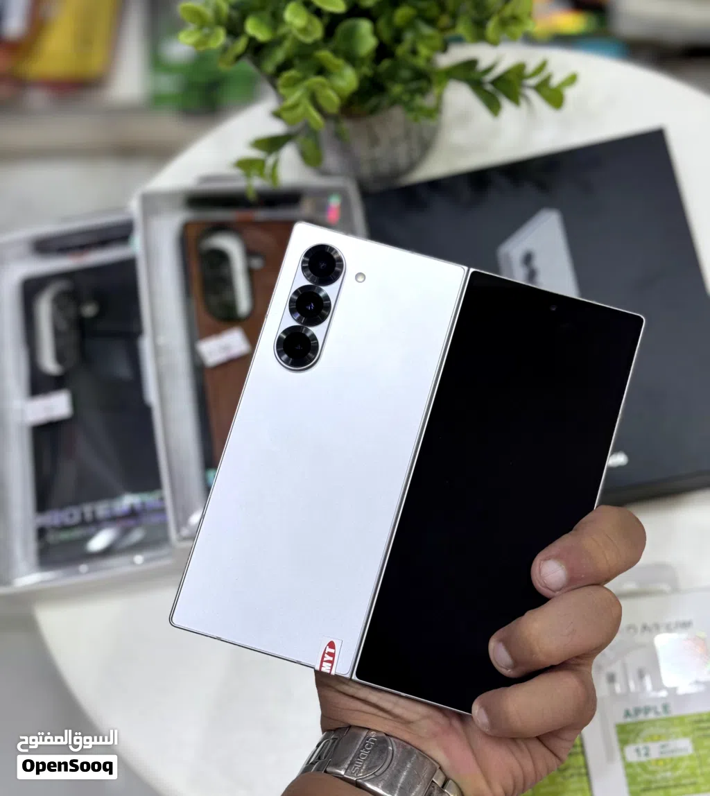 عرض خاص : Samsung Z fold 6 512gb هاتف بحالة الوكالة بدون اي شموخ أو مشاكل مع ضمان