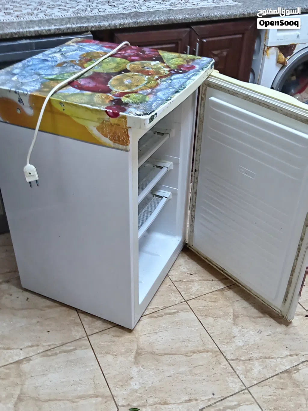 موجود فريزر 4 رفوف موفر للطاقة A++ للبيع بسعر طري جدا سبب البيع:اشتريت أكبر منه