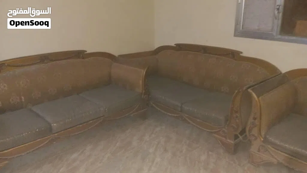 اثاث مستخدك نظيف جداً الموقع عدن