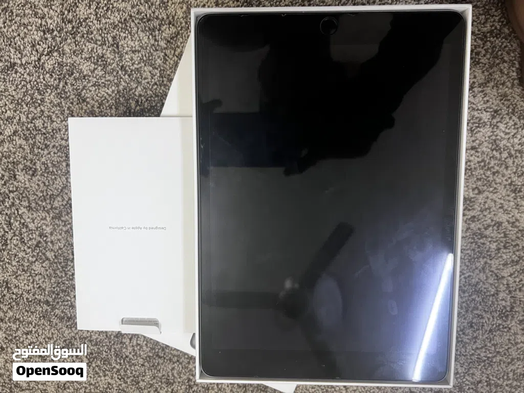 Apple iPad 9 64GB مستعمل بحالة ممتازة مع الكرتونة والشاحن - شاشة 10.2 إنش
