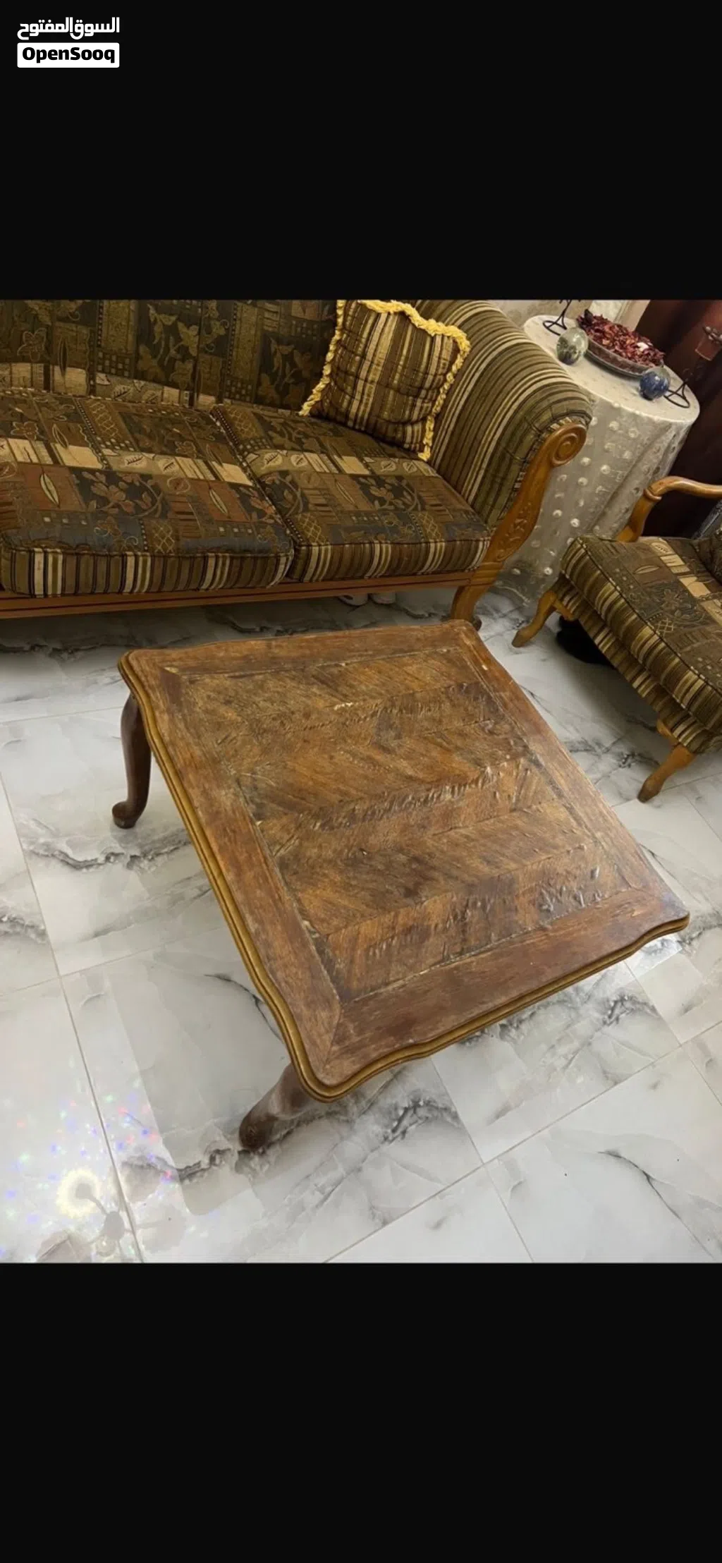 طقم كنب 7 مقاعد مع طاولات