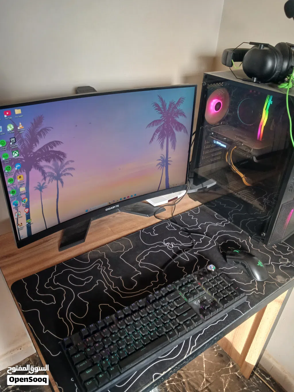 تجميعة pc للبيع بي كامل ملحقاتها
