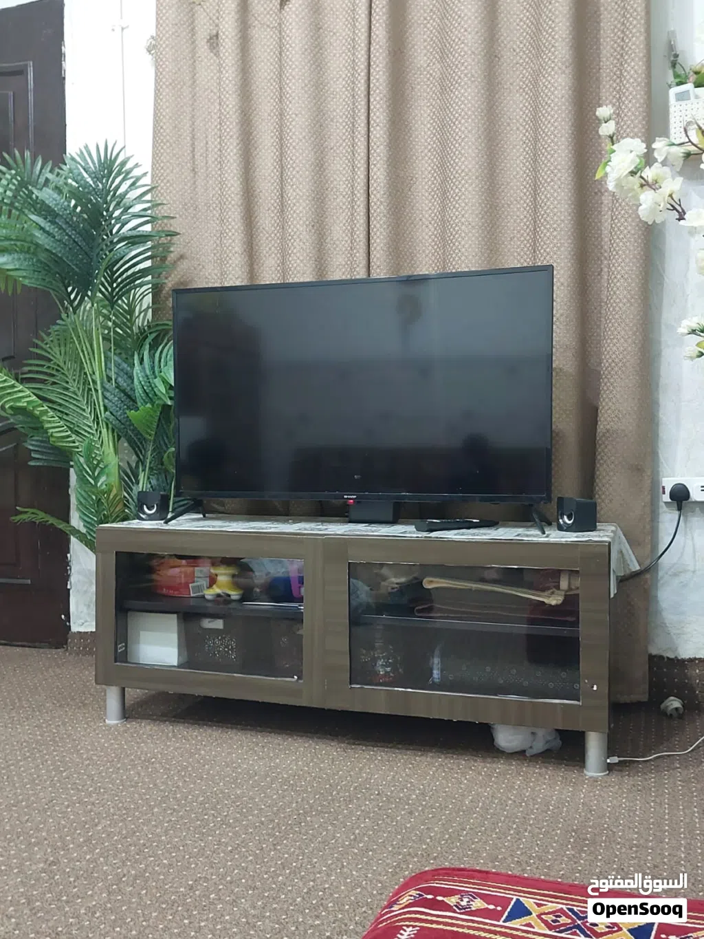 TV trolley for sale in FAHAHEEL 10kd