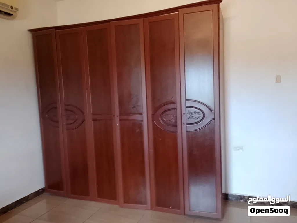 دولاب ايطالى حجم كبير