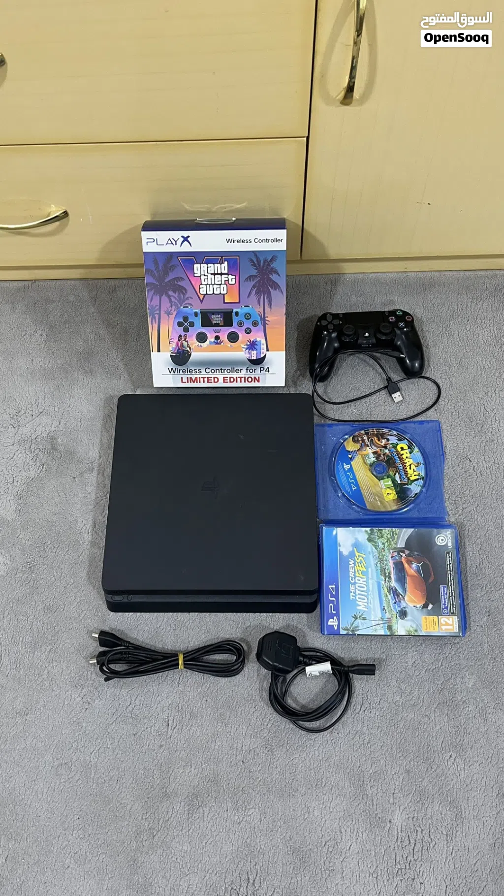 للبيع بلايستيشن فور سليم 500 GB نظيف جدا