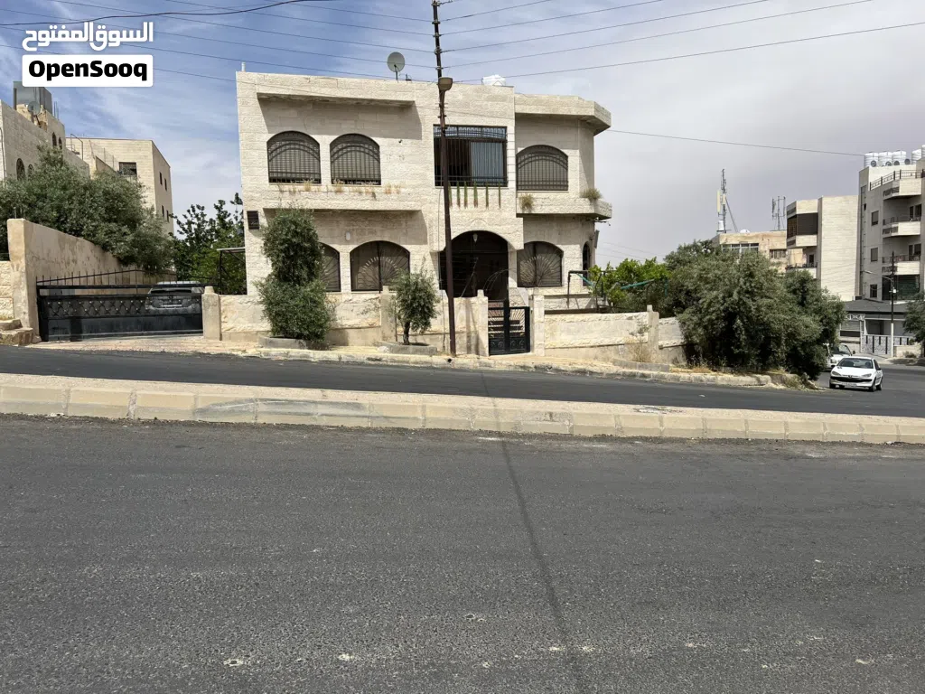فيلا للبيع في المقابلين حي الحويان