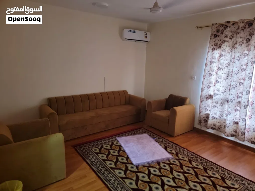 استديو مفروش و مستقل للأيجار في الخوير غرفه وصاله وحمام ومطبخ قريب من جميع الخدمات Furnished and in