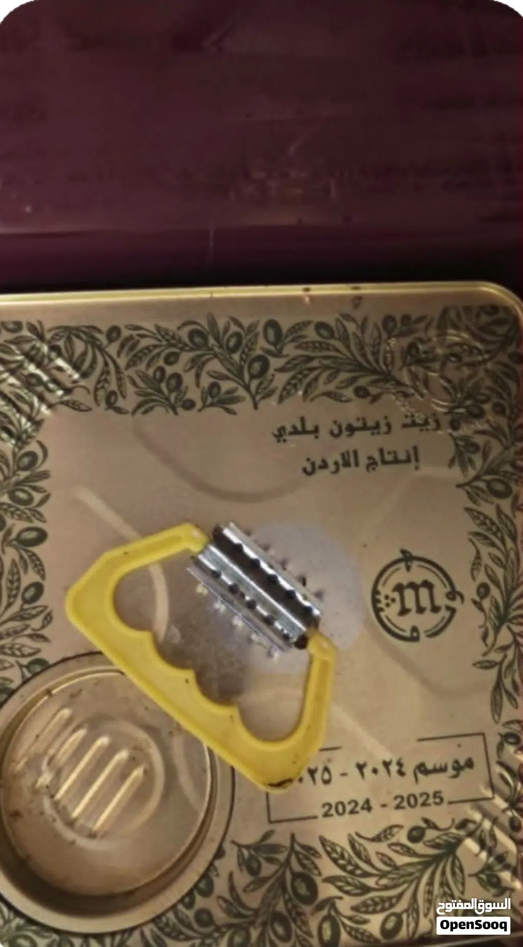 تنك زيت زيتون بلدي بعل من اراضي سال (إربد) عدد اثنين 2 من السنة الماضية