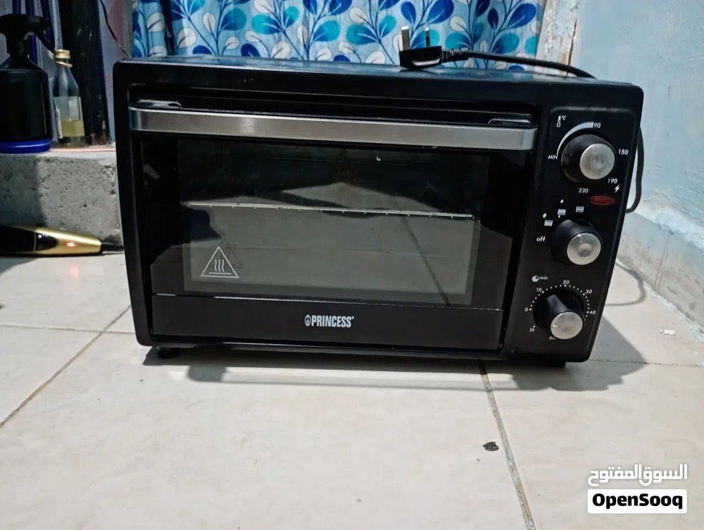 فرن كهربائى بحالة ممتازة 19لتر Electric oven in excellent condition, 19 liters