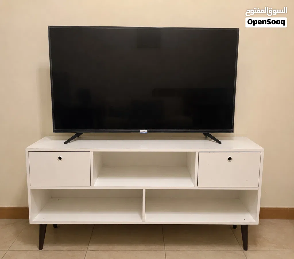 TCL 50" 4K Android Smart TV (Model 50P617) + TV console