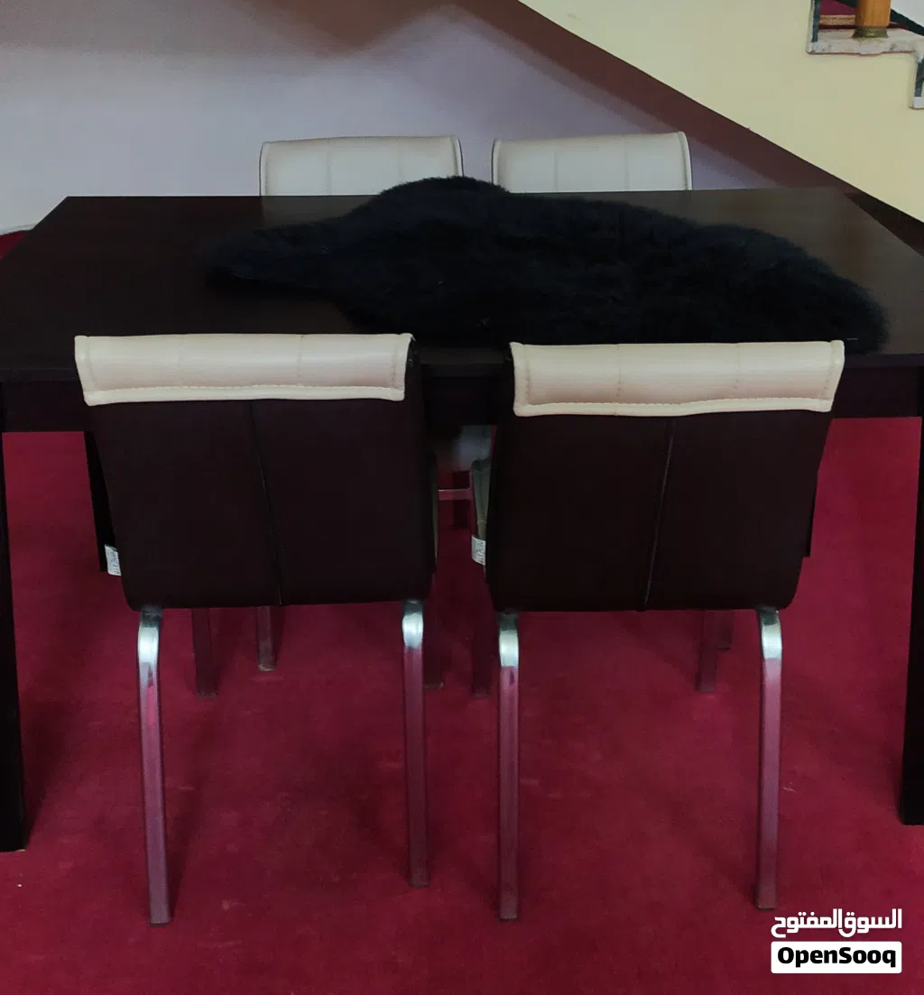 طاولة انيقة وعملية