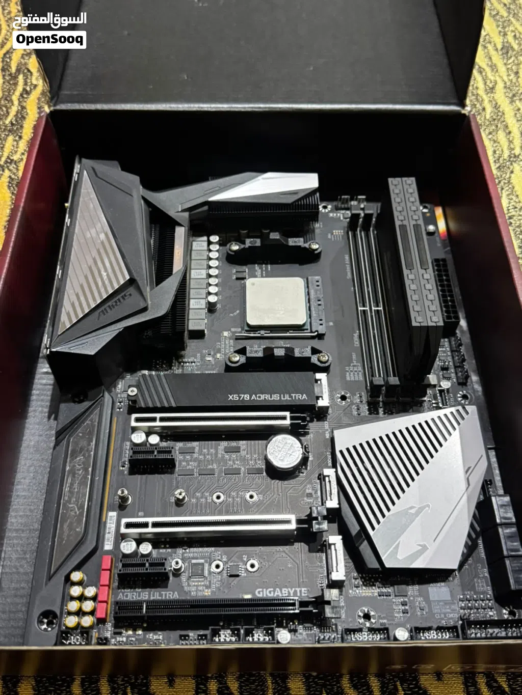 مذربورد Gigabyte X570 مع معالج AMD Ryzen 9 3900X وذاكرة Corsair Dominator Platinum DDR4 RAM – 32GB K