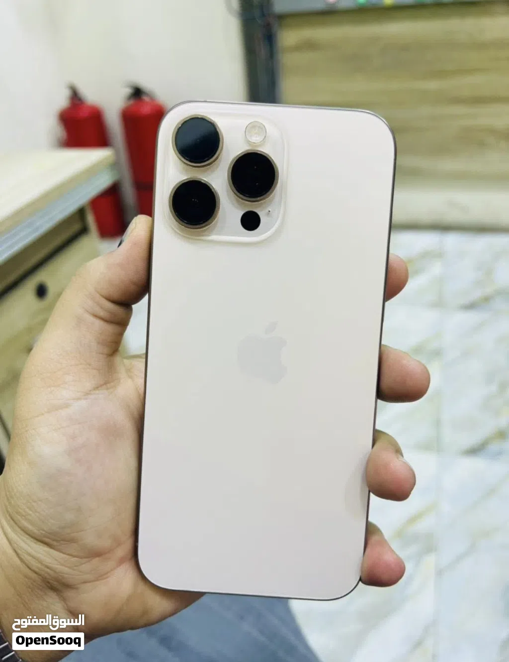 ايفون 16Pro Max مكفول ونضيف