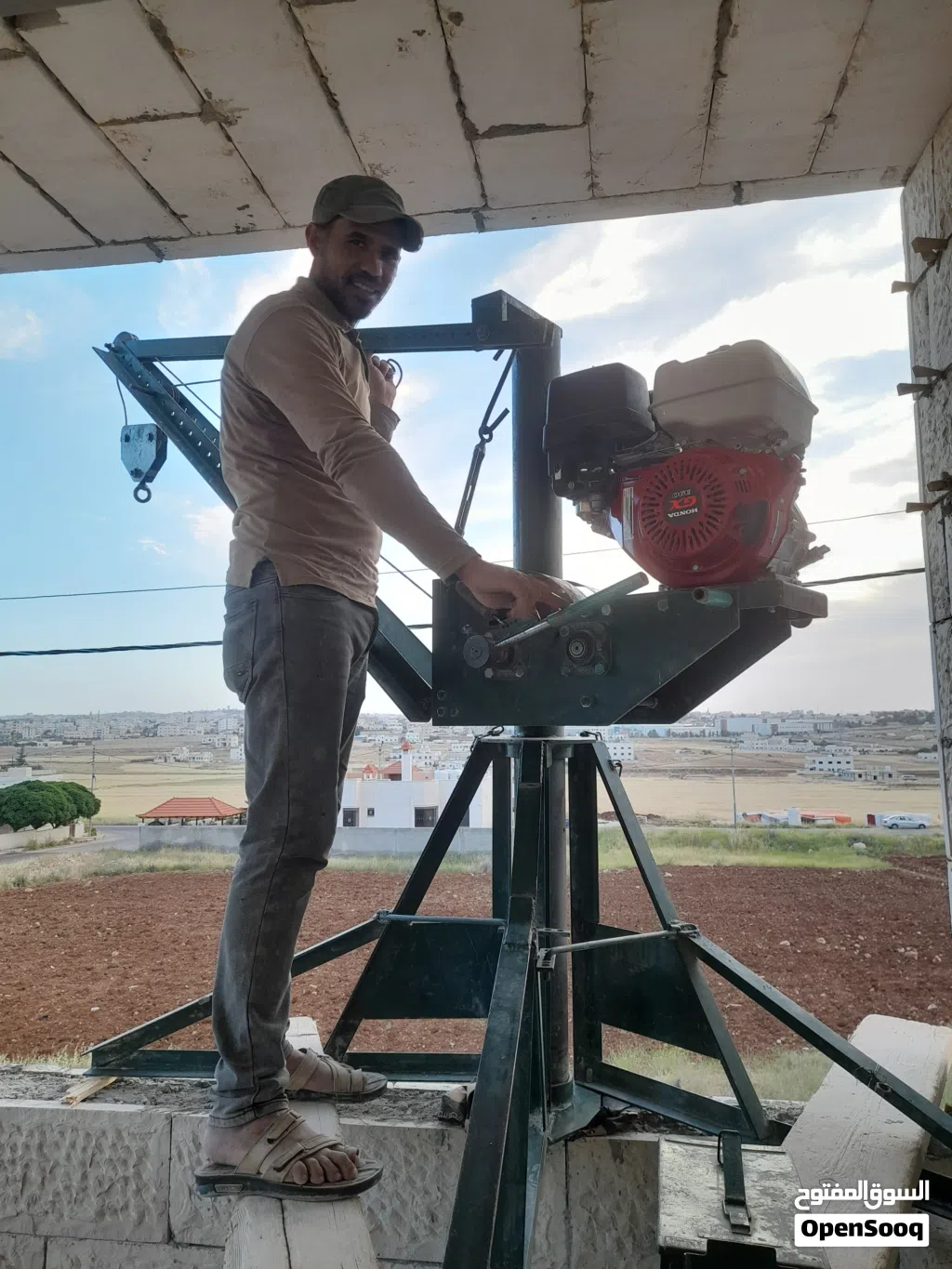 ونش صرصور لرفع مواد البناء