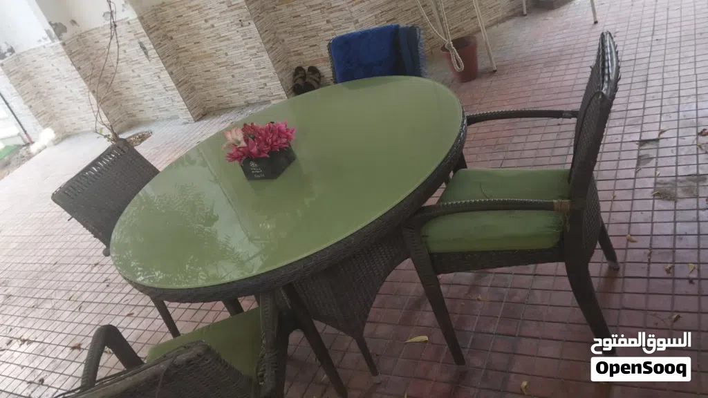 طاوله لحديقة المنزل مع 4 كراسي