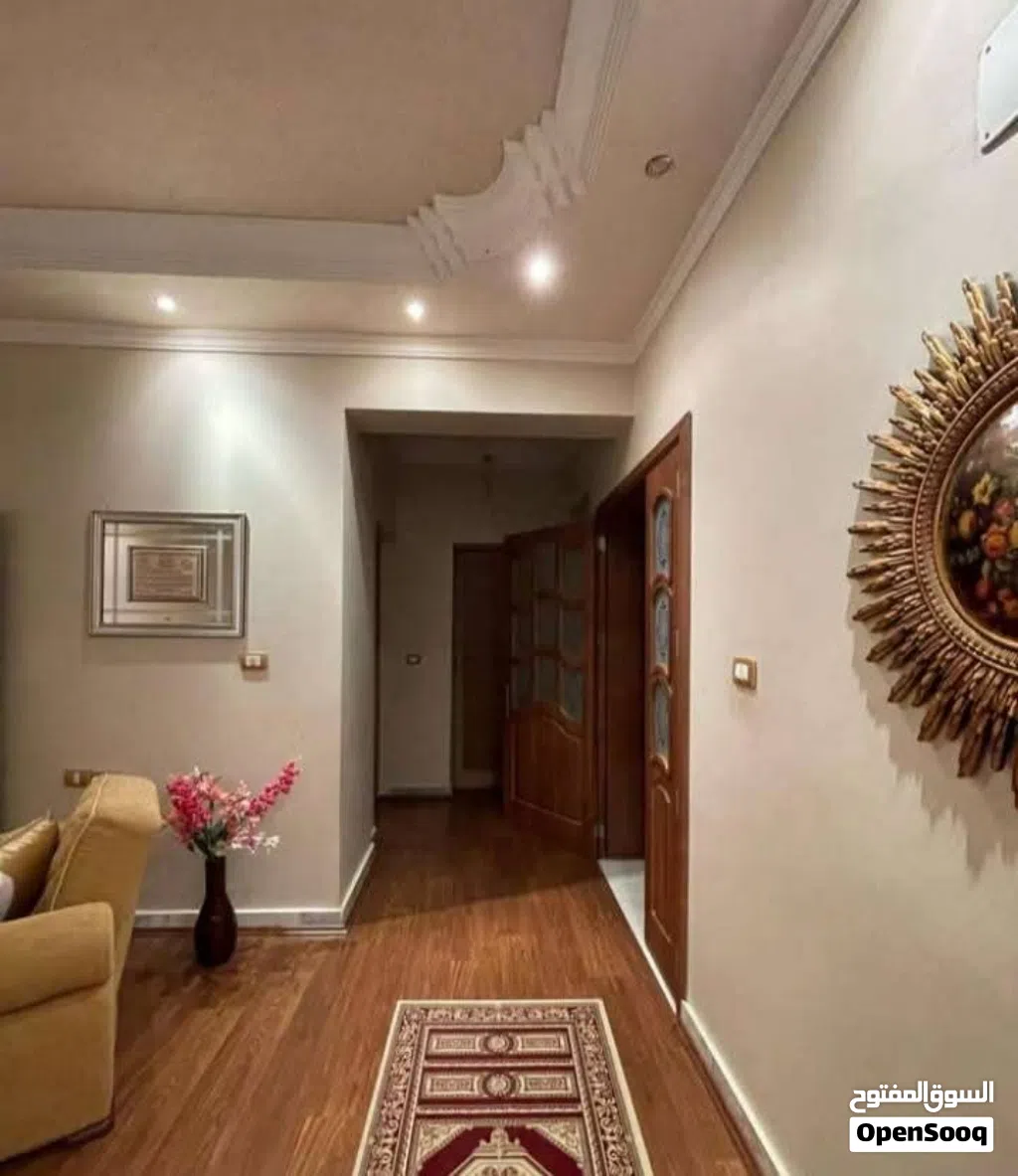 شقة ارضية مفروشة عمارات البطاطا الحجم الكبير امام الرائيسي حي دمشق عايلة ليبين او اجانب