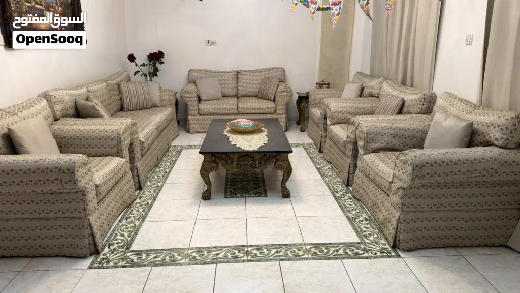 كنب 9 أشخاص بحالة جيدة جداً