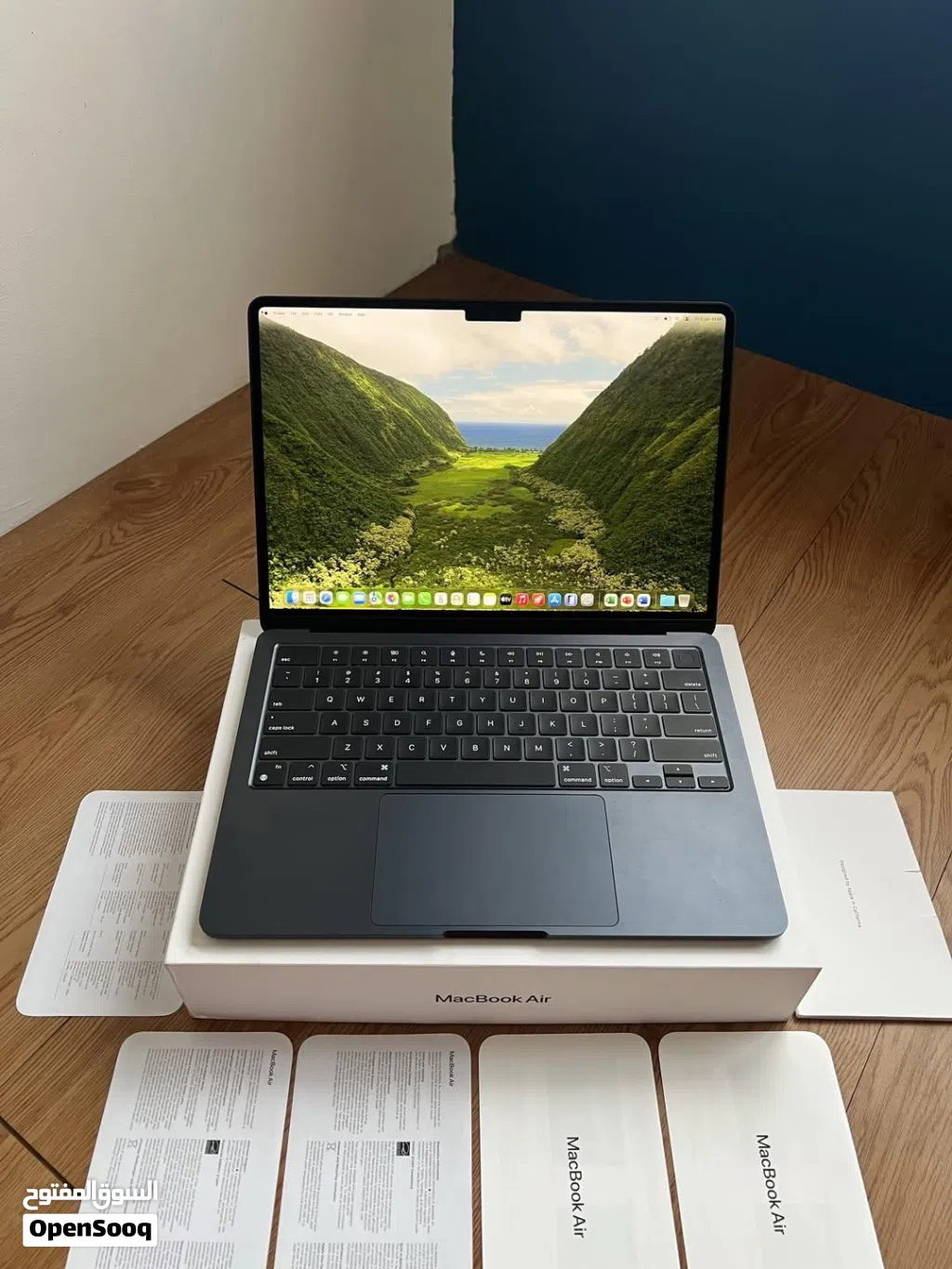 MacBook Air M2 16GB/256GB Midnight Black – Like New Condition// 100% Battery // Months Warranty Left