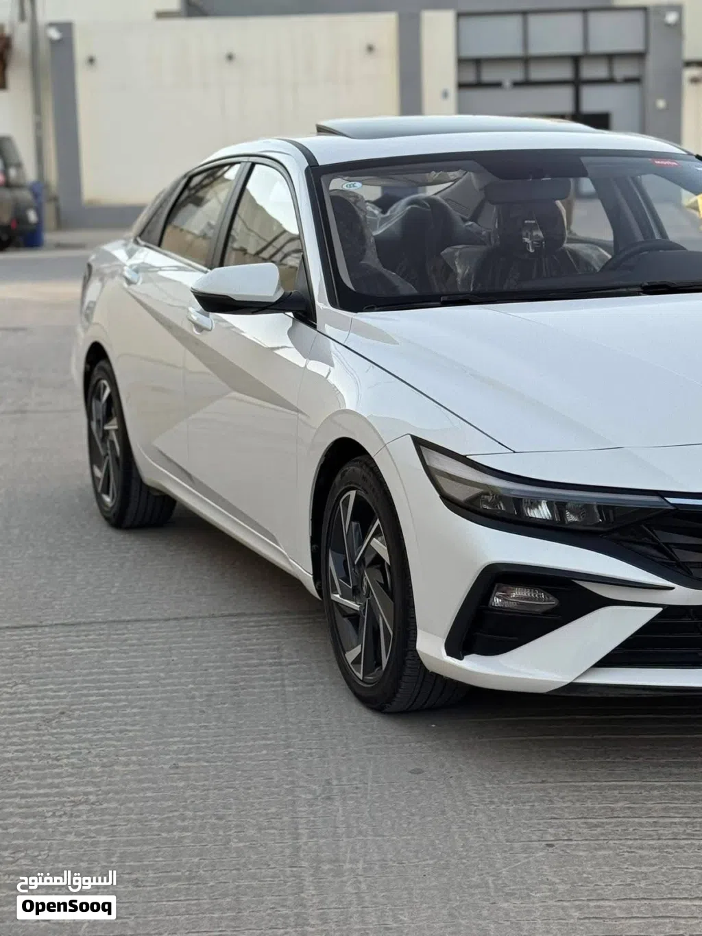 Hyundai Elantra Standard