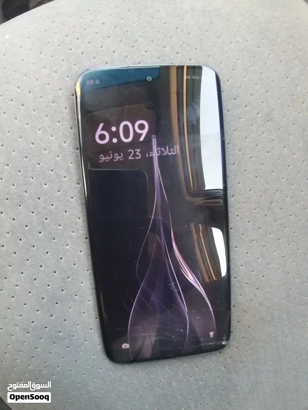 Tecno Spark Slimmer الذاكرة الداخلية: 256 جيجابايت الرام: 8 جيجابايت + 5 جيجابايت رام إضافي