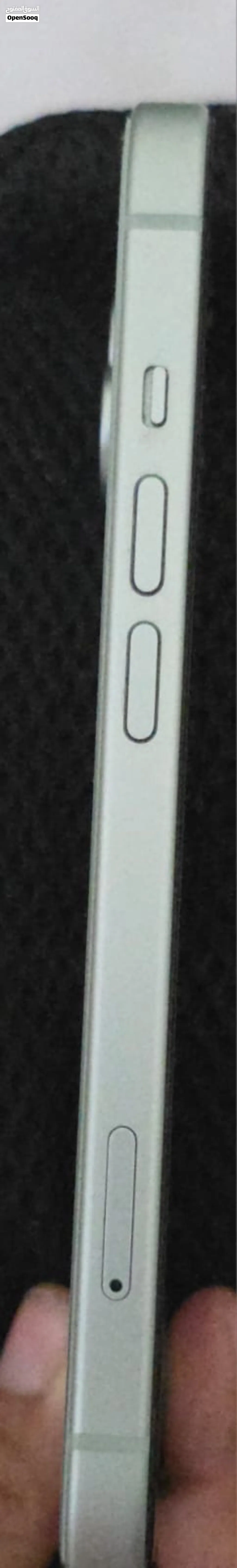 iPhone 15 mint green