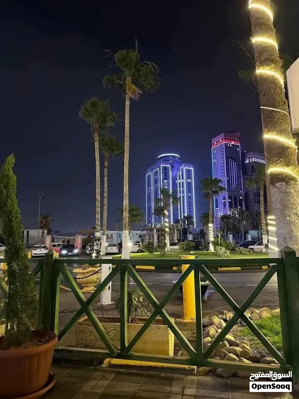 قطعة ارض 812م واجهتان رئيسي جامع الصقع بموقع ممتاز جدا ممتازه استثماريه