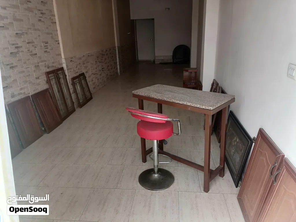 شروة أثاث ومجموعات مختلفة بسعر حرق
