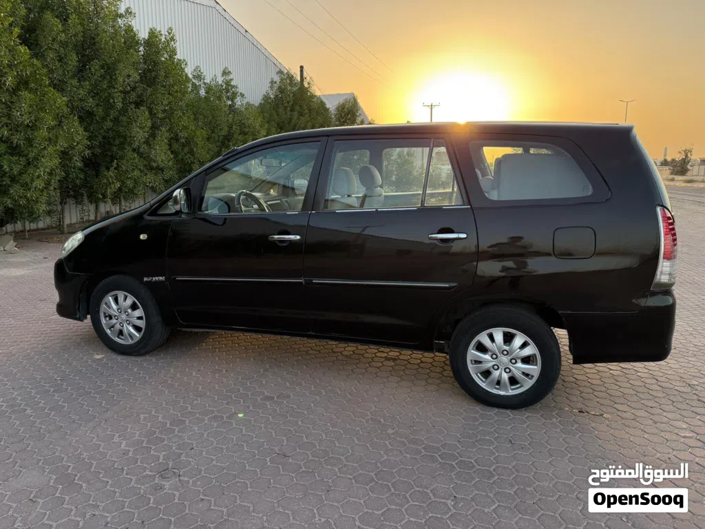Toyota Innova 2.0G AT
