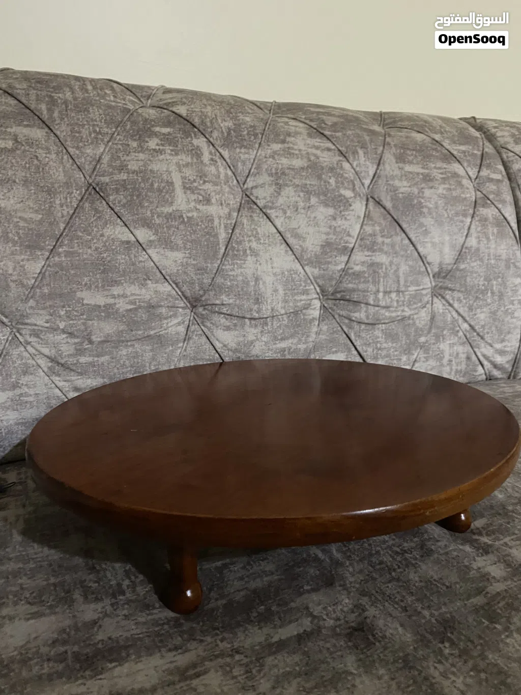 طاولة صغيرة