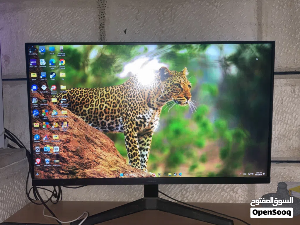 شاشة سامسونج بحالة الوكالة واضحة جدا 75hz
