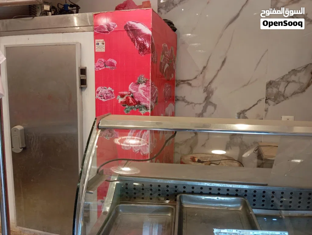 ثلاجة لحوم للقصابين و الجزارين 2x2متر بحالة ممتازة