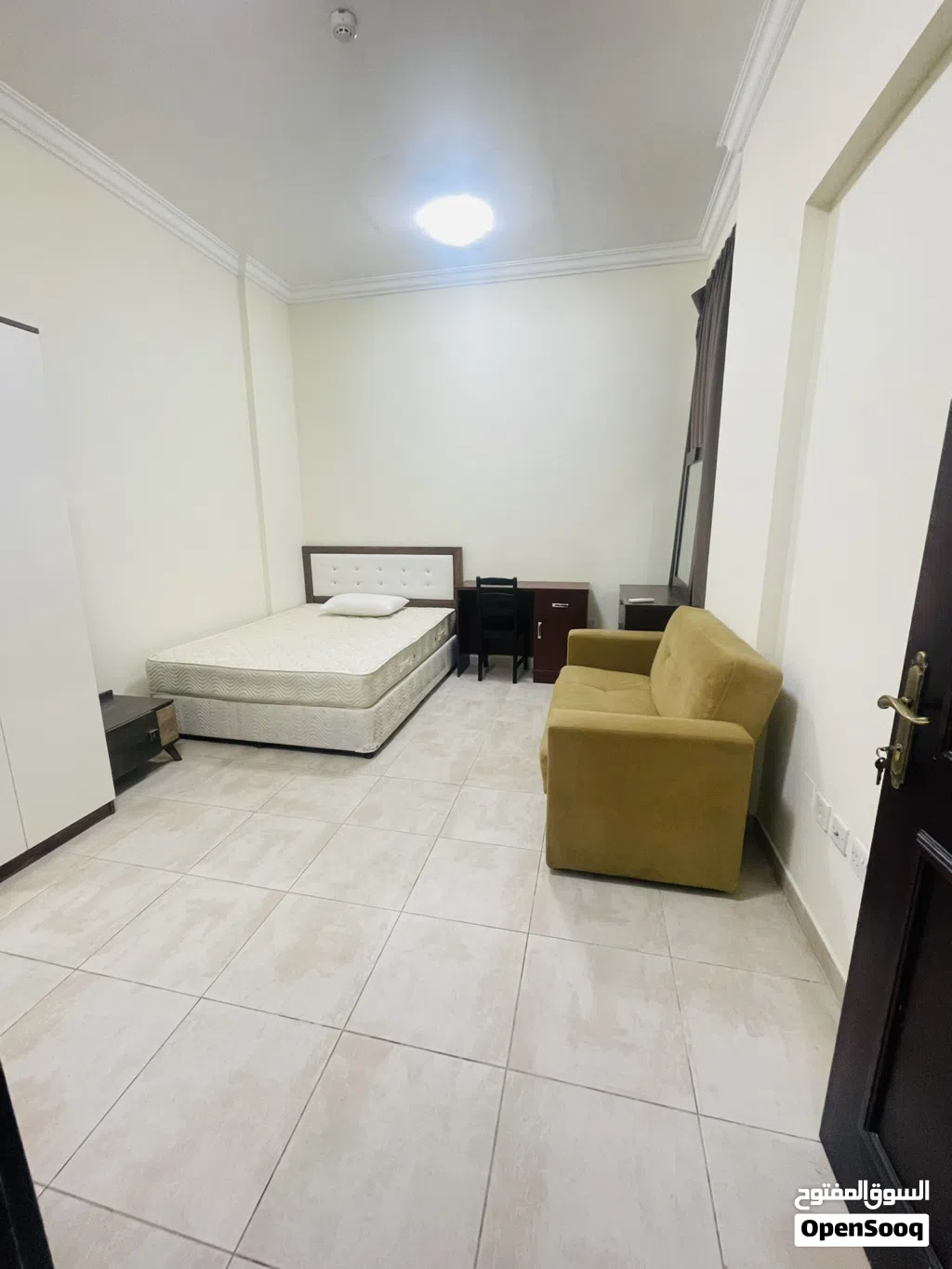 SINGLE & PERSON EXECUTIVE MALE & FEMALE BACHELOR ROOMS AVAILABLE