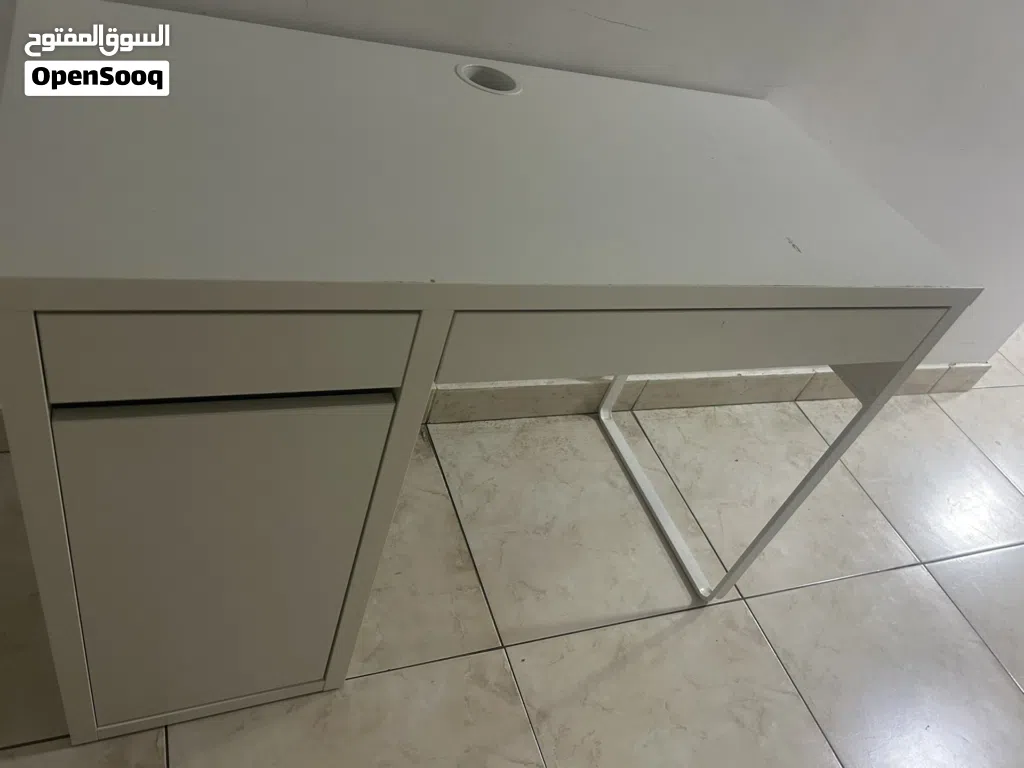 White desk