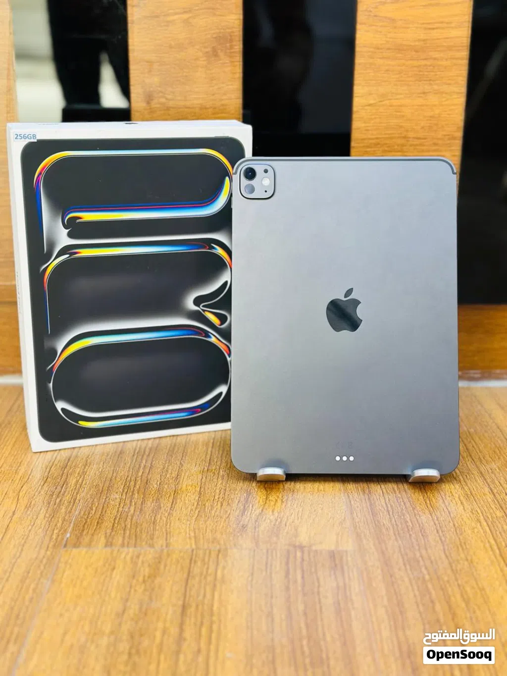 iPad Pro M5 256GB 11-inch WiFi 9 months warranty remaining iPad box and cable