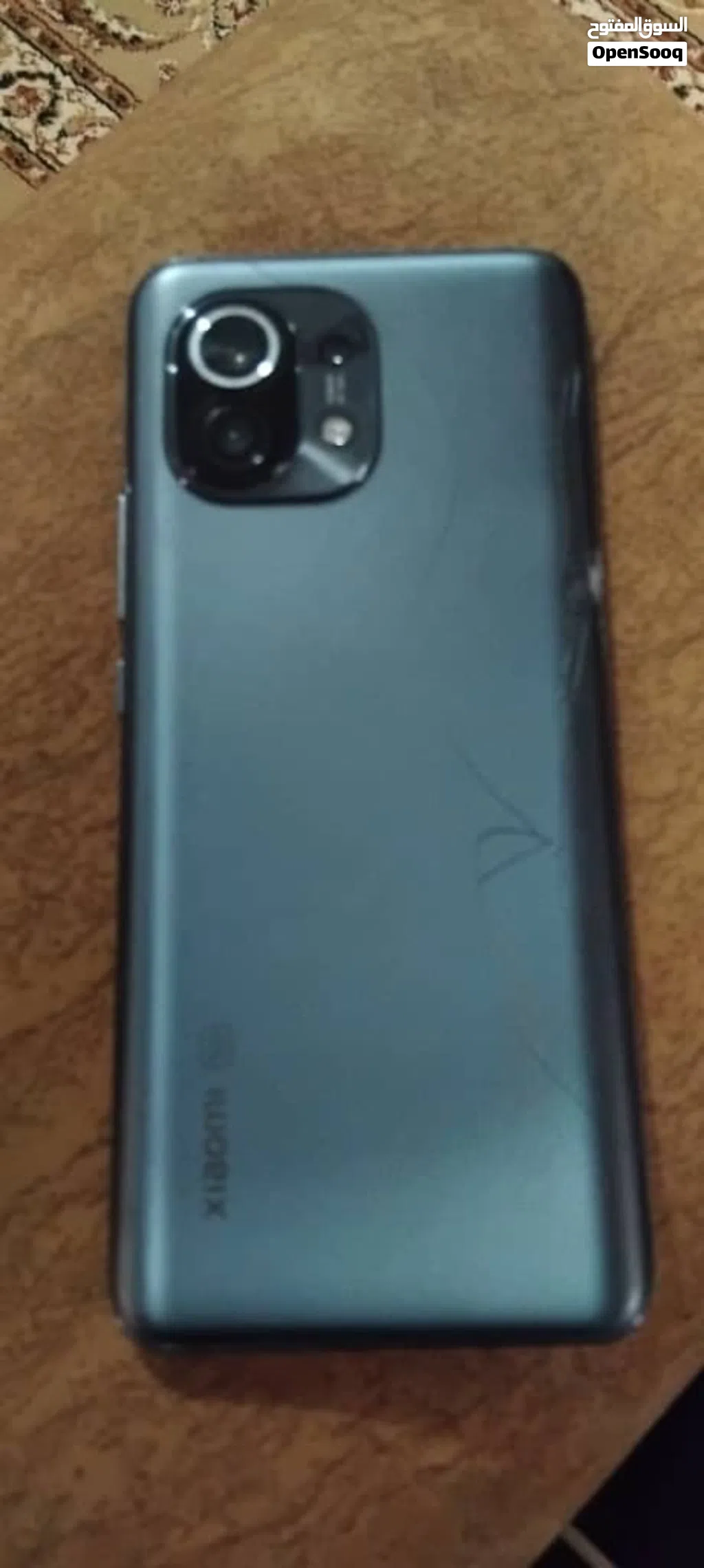 شاومي mi11 رام8 شاشه 120 هرتزQHD هاتف نضيف عيبه مشرا الخليفه مكسرا شوية تبديل