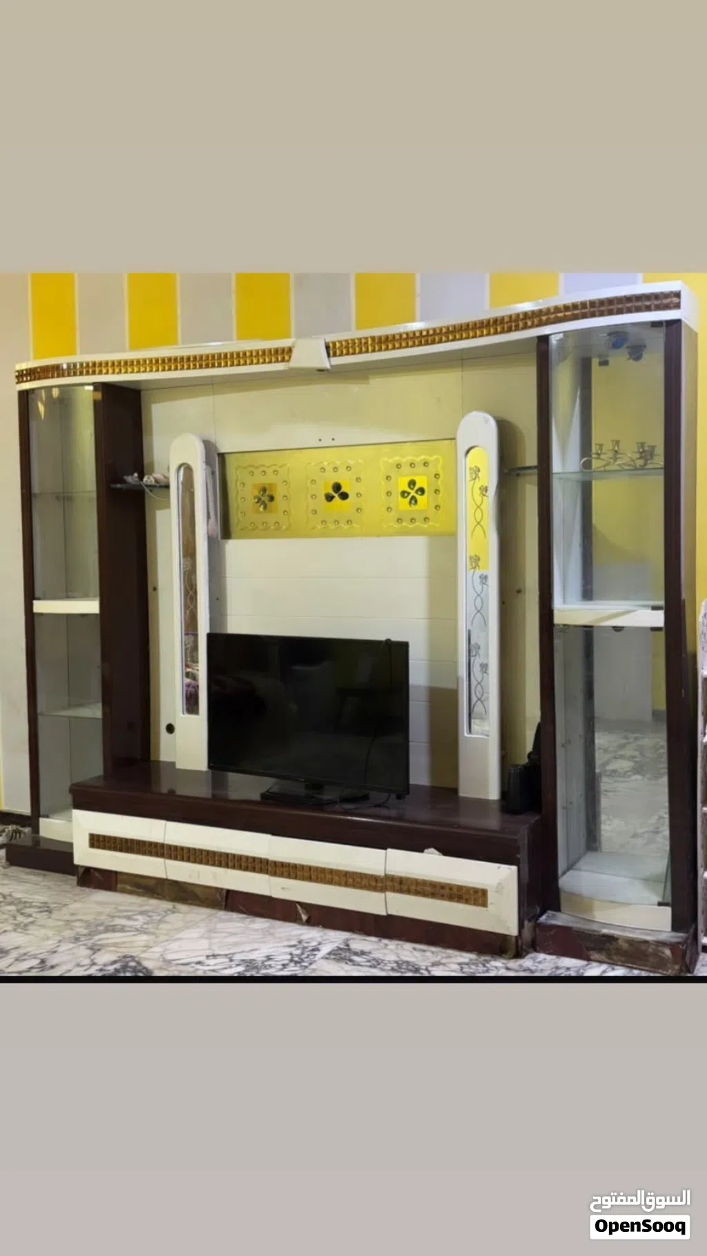 معرض اثاث للبيع