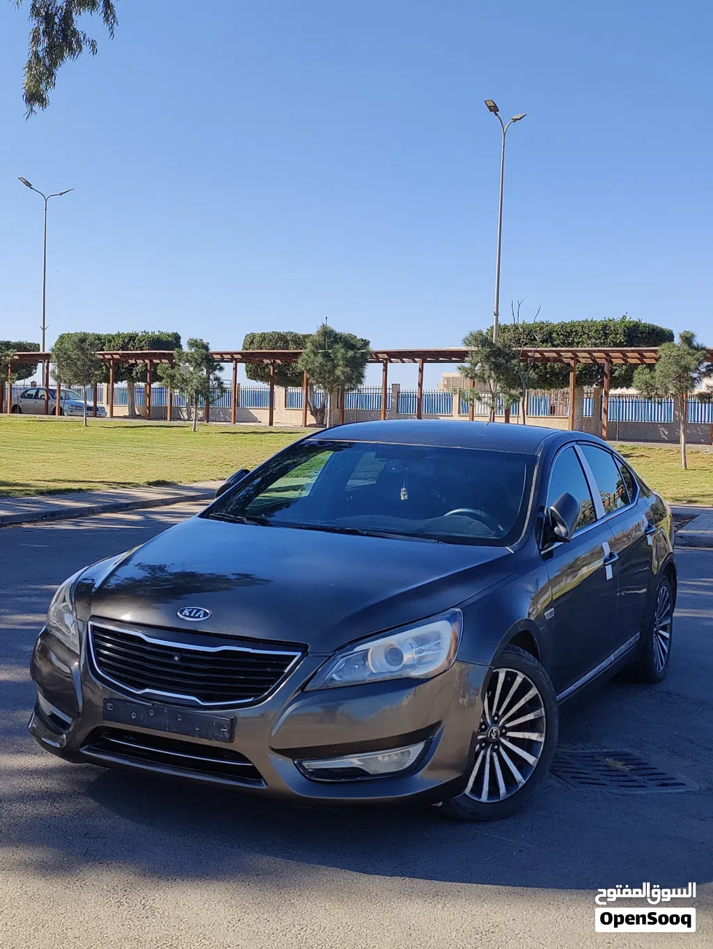 كيا كادينزا Limited