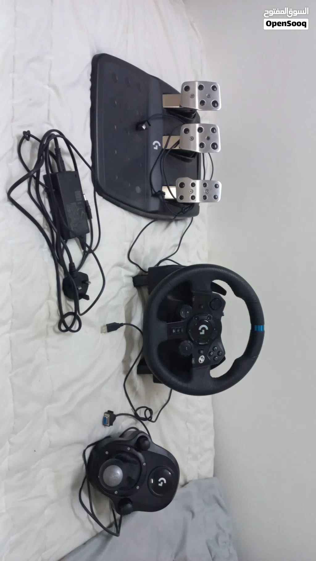 للبيع دركسون Logitech G923 أخو الجديييد مع القير والدعاسات