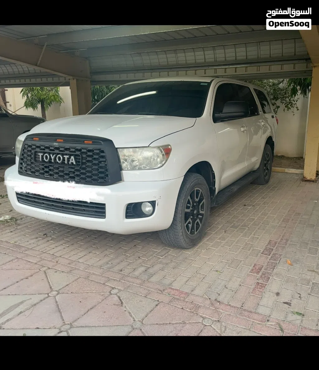 Toyota Sequoia SR 5