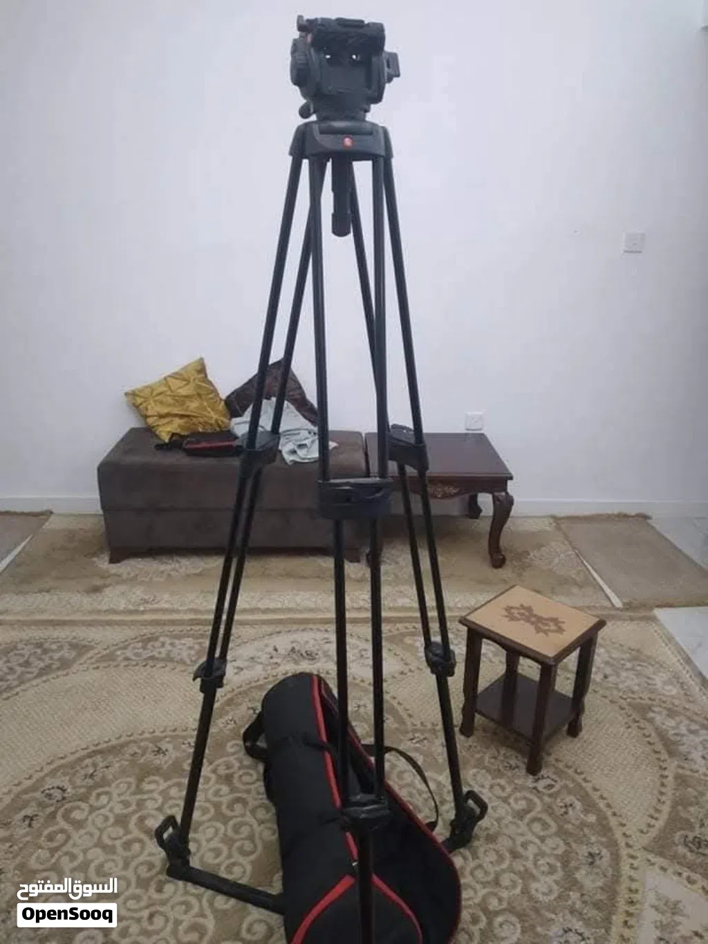 مطلوب ترايبود نفس حجم ال في صورة الحجم المتوسط اي ماركة عادي اهم شي يكون نضيف خالي من الكسور والنواق