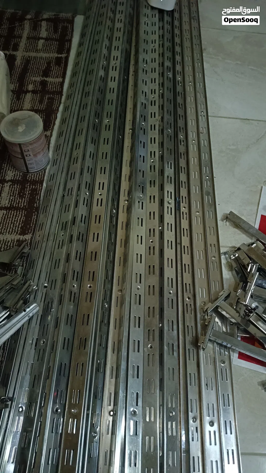 ديكور محل كامل للبيع بسعر الحرق ما بقصر مع الشرى