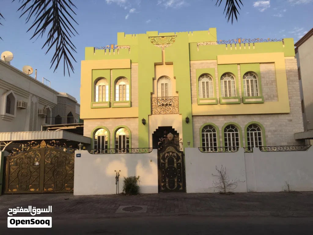 فيلة للإيجار في الغبرة الجنوبية جنب المستشفى السلطاني