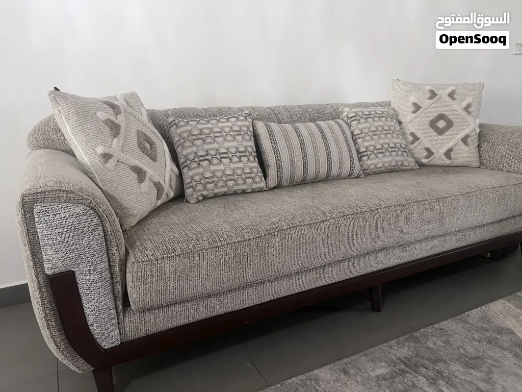 Modern 8-Seater Sofa Set – Elegant & Comfortable طقم صوفا حديث لـ 8 أشخاص – أنيق ومريح