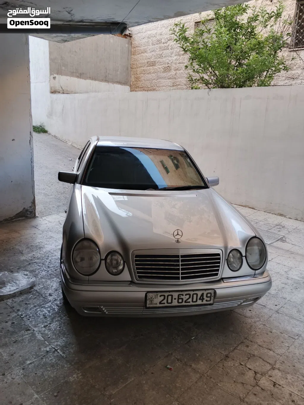 Mercedes Benz E-Class E 200