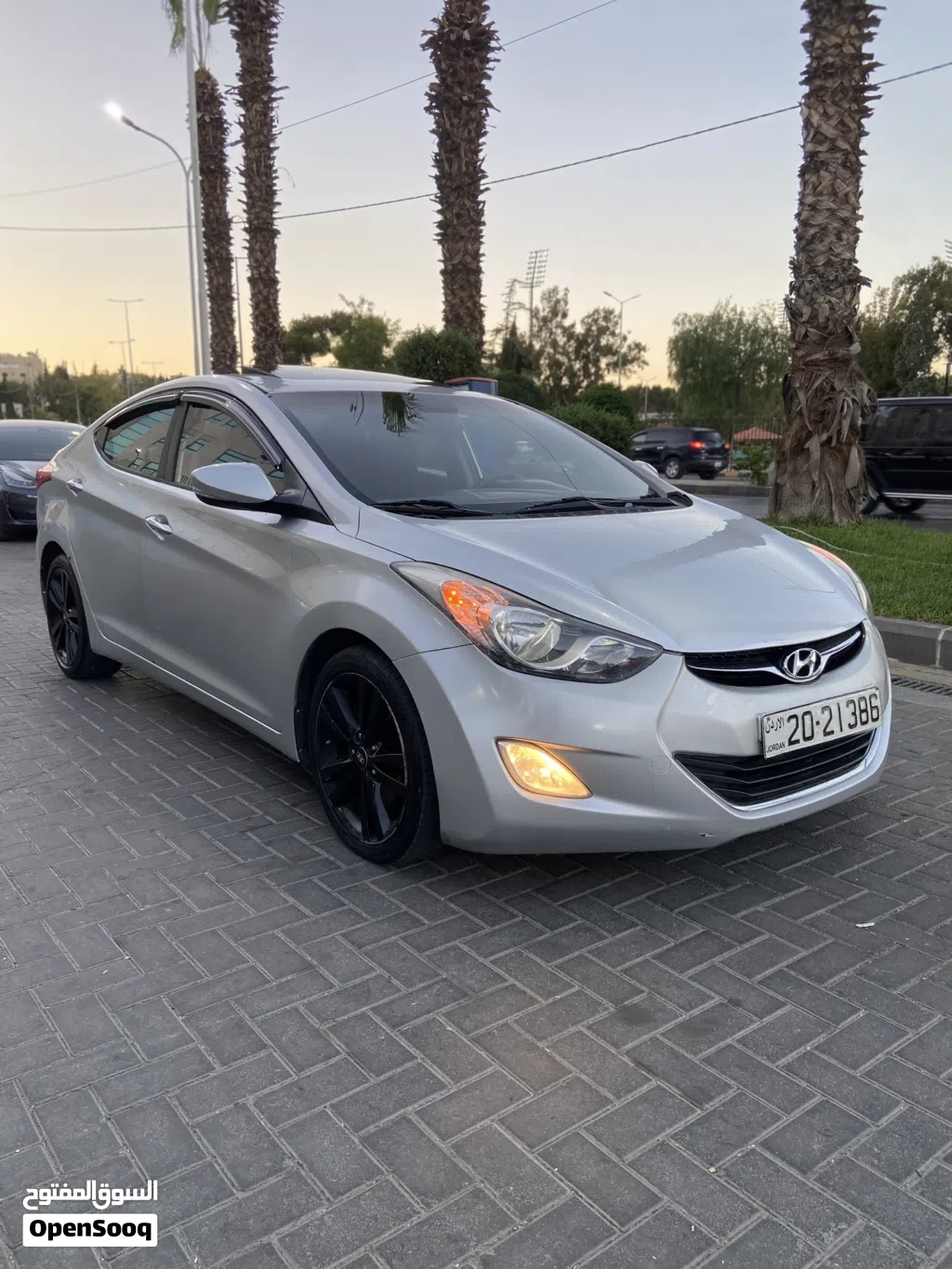 هيونداي افانتي Limited