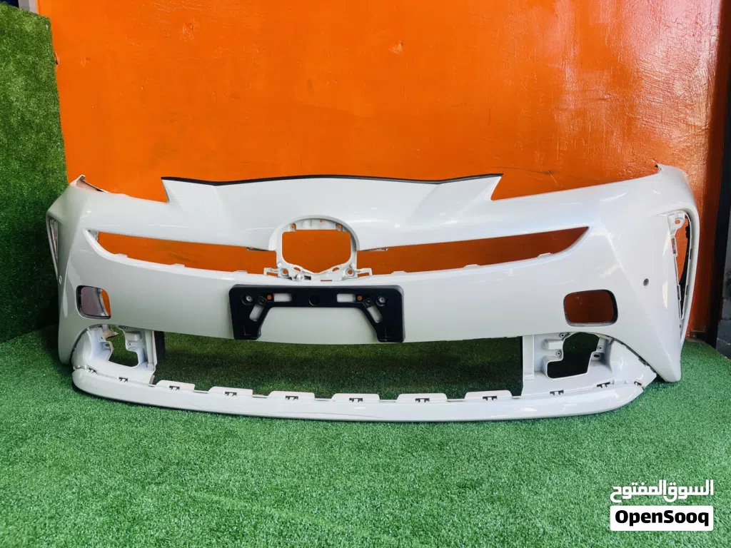طمبون اماميم ستعمل تويوتا بريوس 2019-2022 Toyota Prius 2019-2022 مستعمل اصلي لون ابيض لؤلؤي