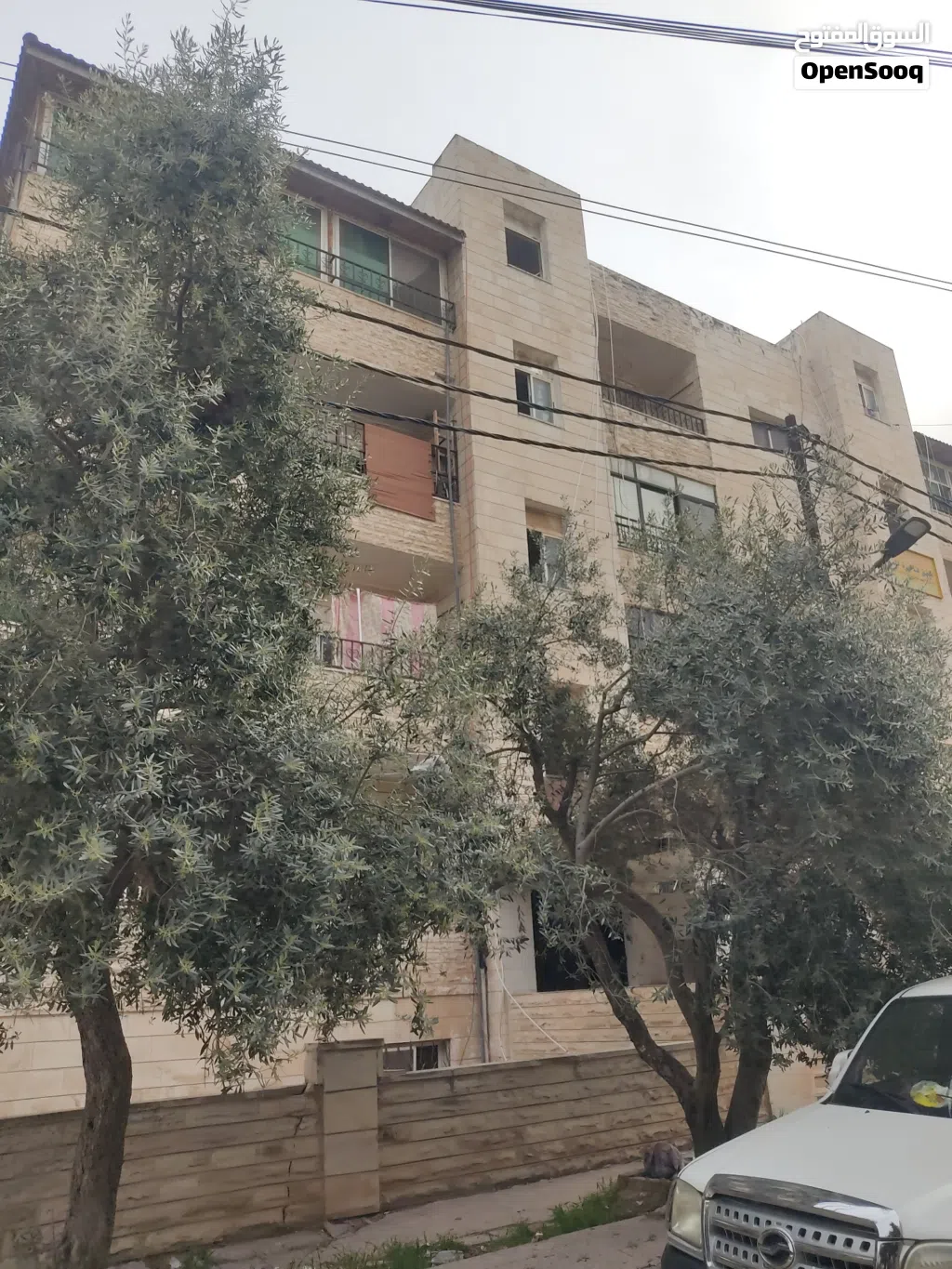شقه للبيع قرب الباب الشمالي لجامعة اليرموك