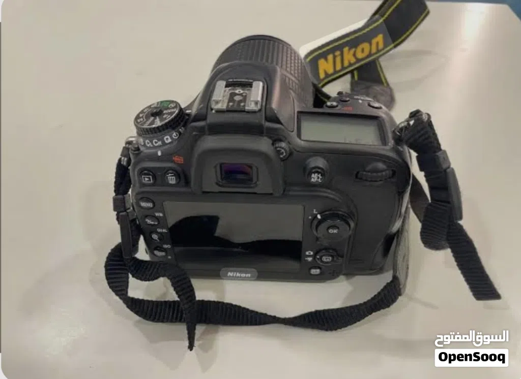 كاميرا نيكون D7200 مع عدسة 105-18mm